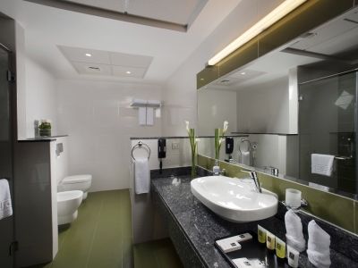 S Hotel Bahrain Sanabis Ngoại thất bức ảnh