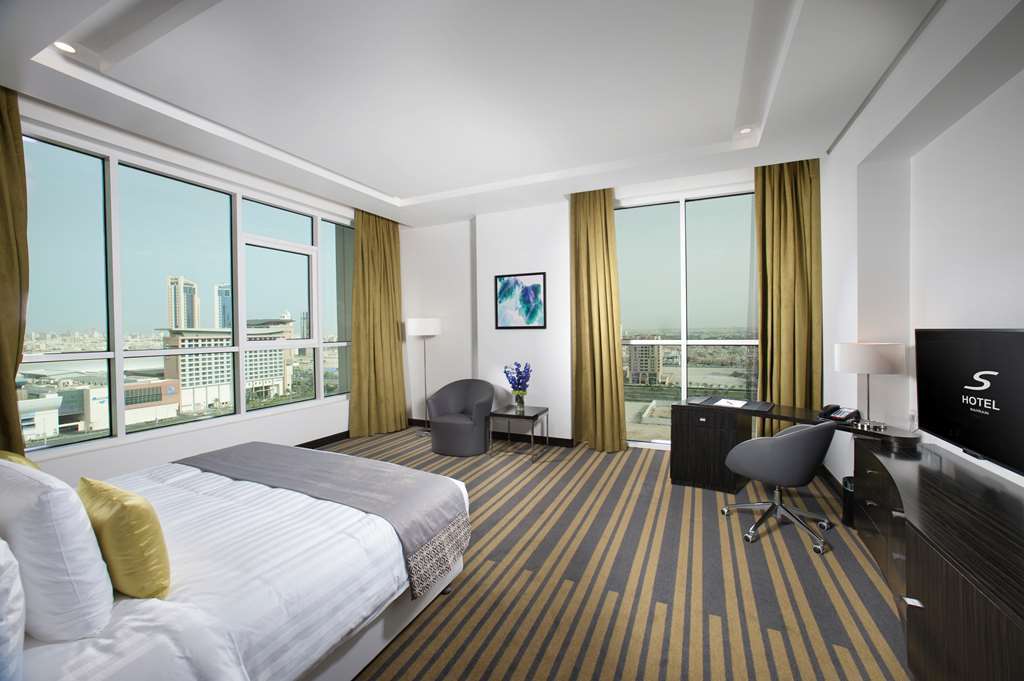 S Hotel Bahrain Sanabis Phòng bức ảnh