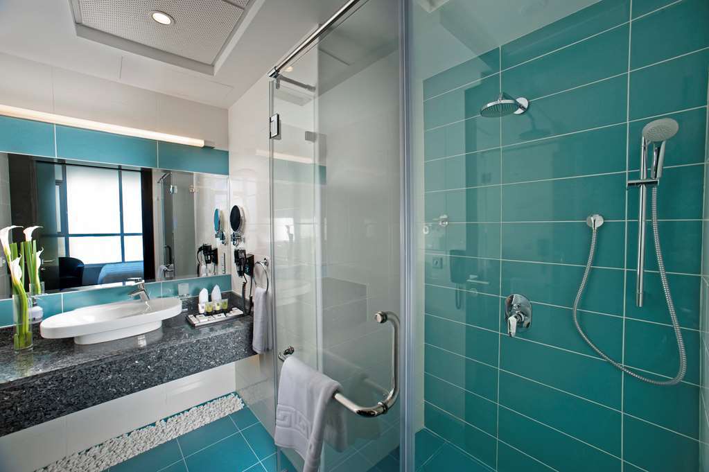 S Hotel Bahrain Sanabis Phòng bức ảnh