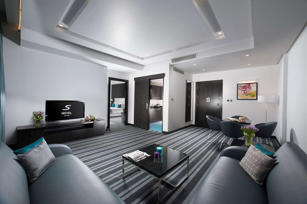 S Hotel Bahrain Sanabis Phòng bức ảnh