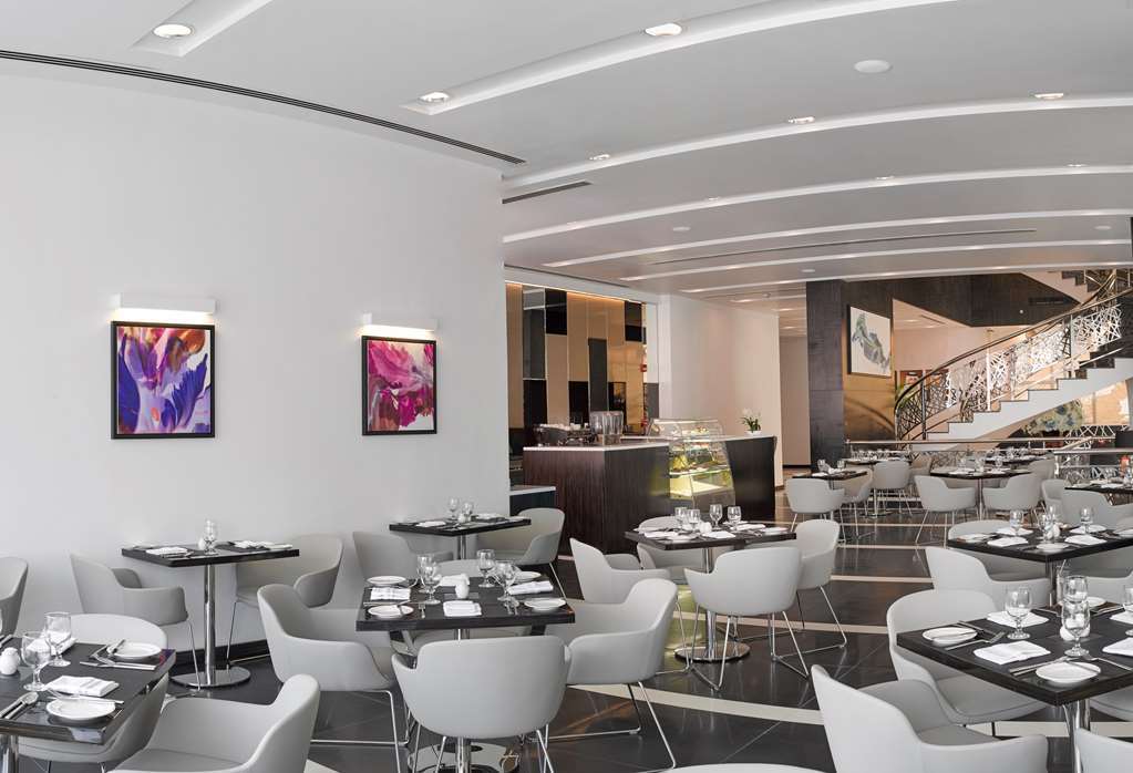 S Hotel Bahrain Sanabis Nhà hàng bức ảnh